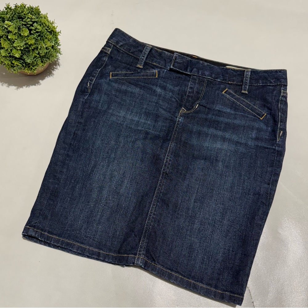 Denim Jean Dark Wash Classic Neutral Pencil Skirt Women’s Size 4‎ Spring Summer